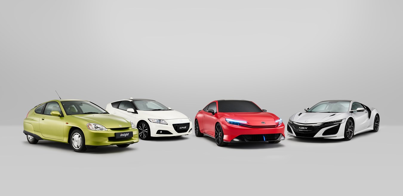 enkele hybride hondas naast elkaar