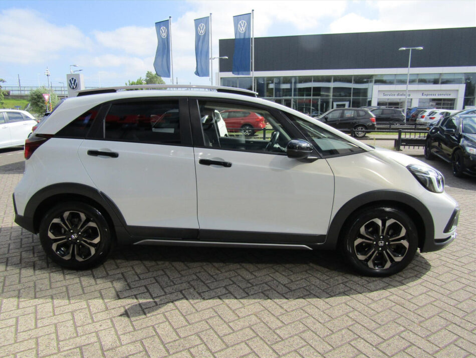 de honda jazz advance crosstar met zwarte accenten